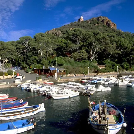 Apartament T2/mezzanine Avec Piscine Et Terrasse, A 5 Min De La Plage, St-raphael - Fr-1-226a-148 Boulouris-sur-Mer