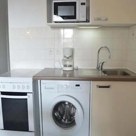 T2/mezzanine Avec Piscine Et Terrasse, A 5 Min De La Plage, St-raphael - Fr-1-226a-148 Apartamento *