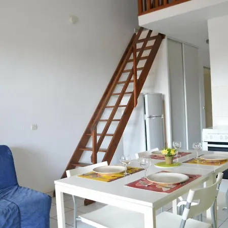 T2/mezzanine Avec Piscine Et Terrasse, A 5 Min De La Plage, St-raphael - Fr-1-226a-148 Apartamento